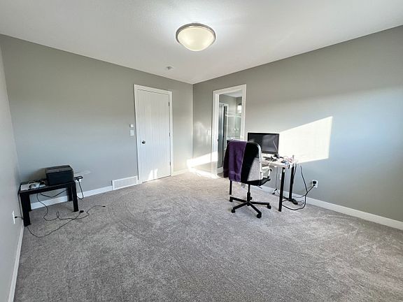3rd image of 156 Hampton Close