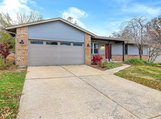 26 Amberly Dr, Saint Peters, MO 63376