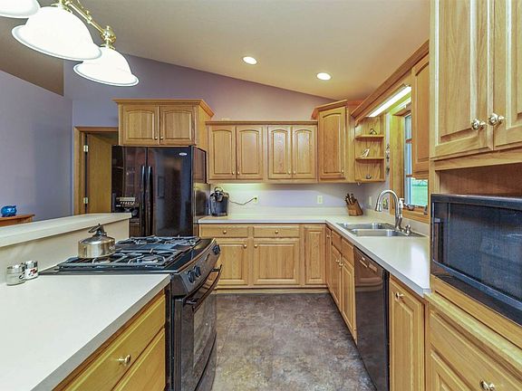 5th image of 706 Lakeshore Dr