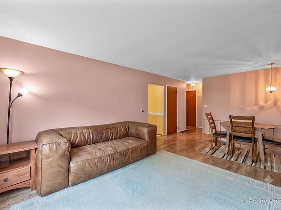 3rd image of 303 Marilyn Ave