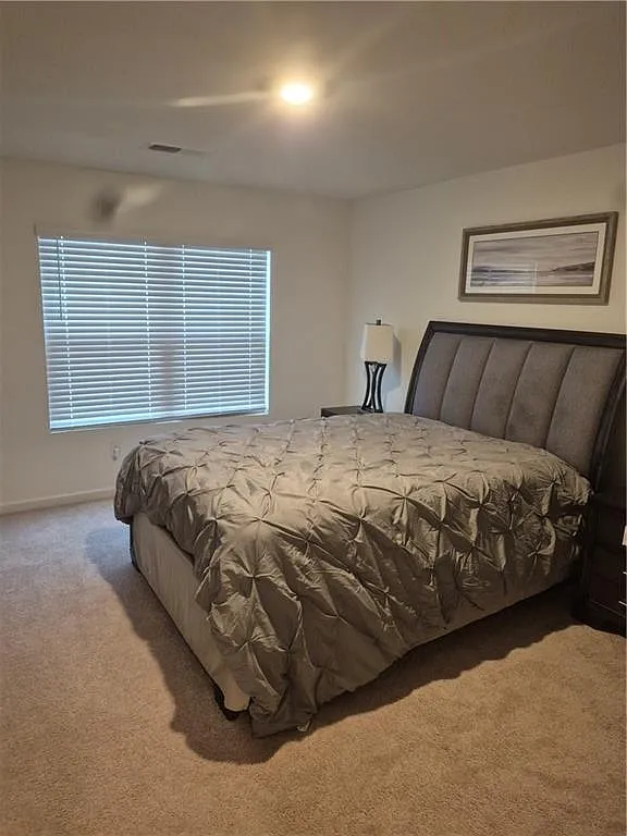 5 bed, 4.5 bath, 2976 sqft, $3,360 — Photo 2