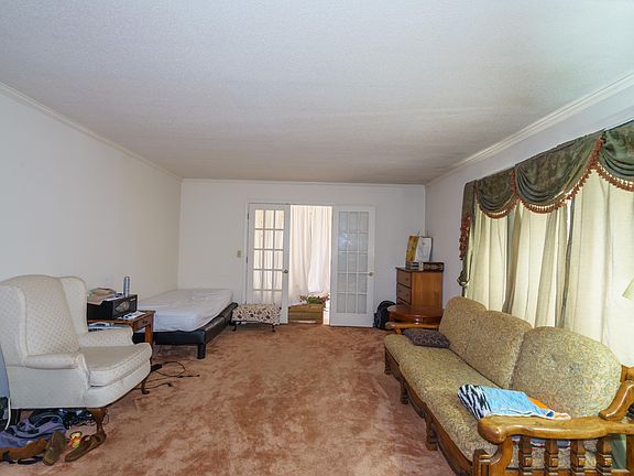 5th image of 413 Paragon Dr
