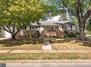 12 Fox Ln, Hamilton, NJ 08620