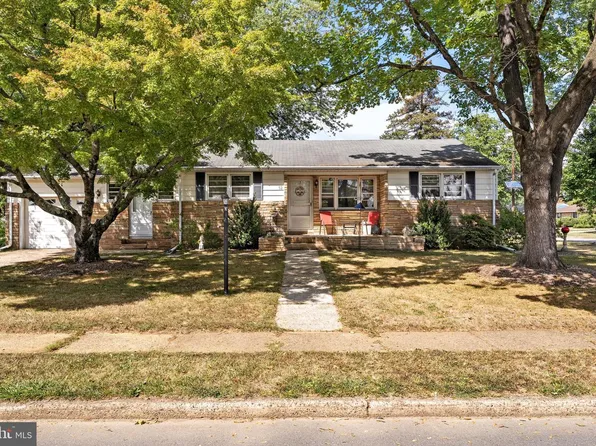 12 Fox Ln, Hamilton, NJ 08620