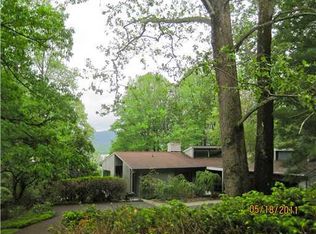 654 River Rd, Newburgh, NY 12550