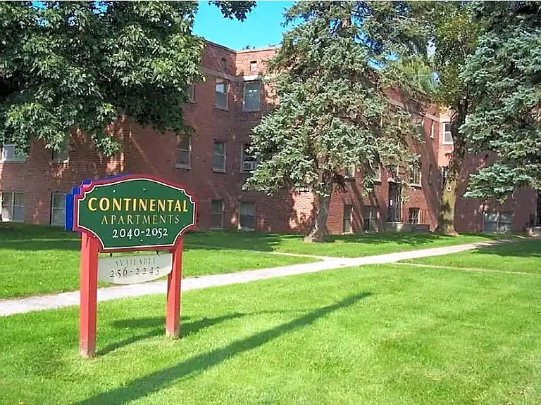 2052 Monroe Ave #5 — Photo 1