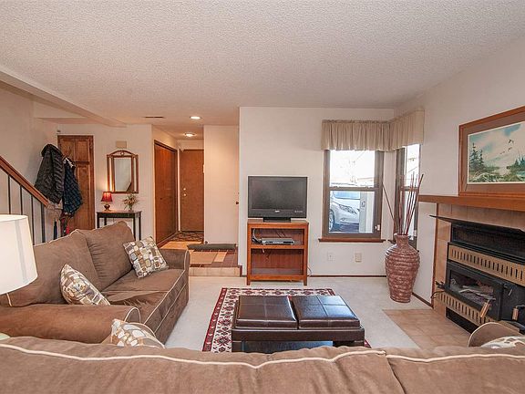 4th image of 560 Spengler St Unit E