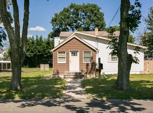 824 6th St, West Babylon, NY 11704