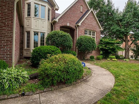 3rd image of 6619 Greenridge Dr