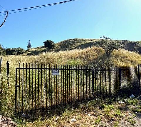 4th image of Miramonte Ave