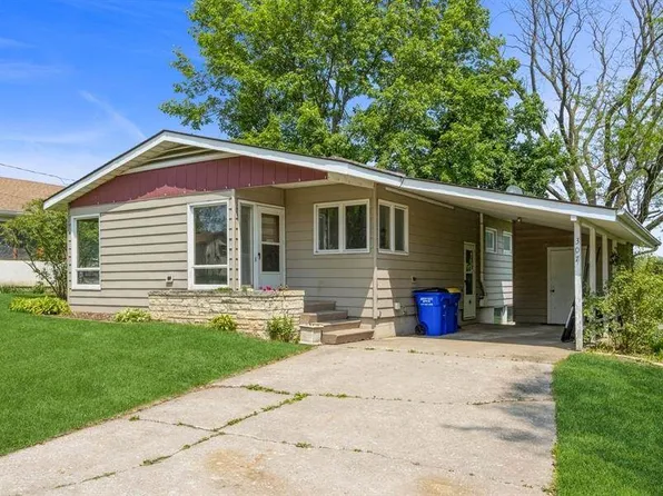 307 N 6th St, West Branch, IA 52358