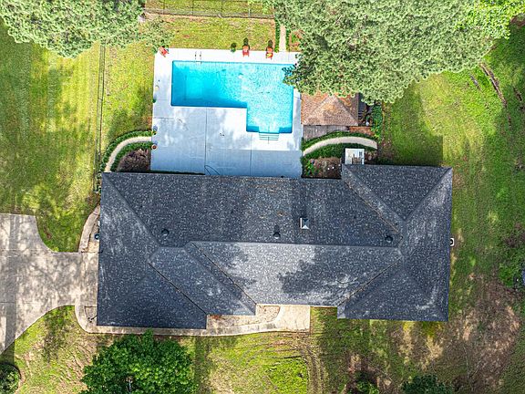 2nd image of 522 Trailridge Cir