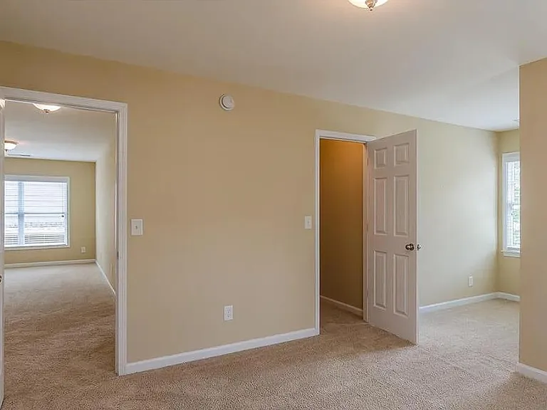 3775 Silver Springs Rd — Photo 13