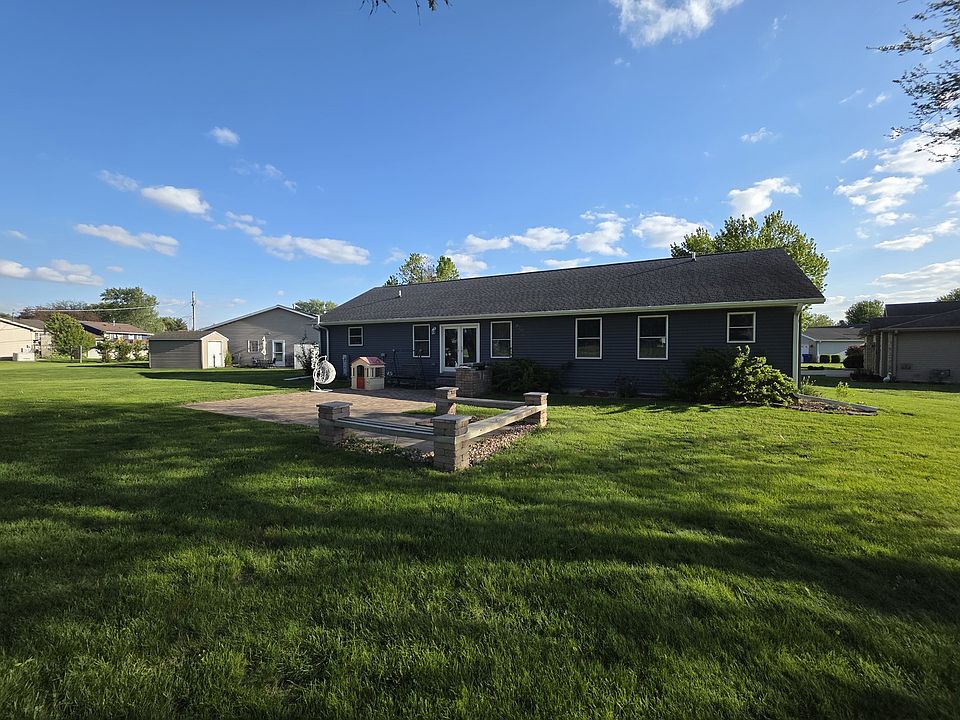 563 Pine Meadow Dr, Dixon, IL 61021 | MLS #12675268 | Zillow