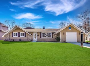 1923 Warwick Ln, Schaumburg, IL 60193