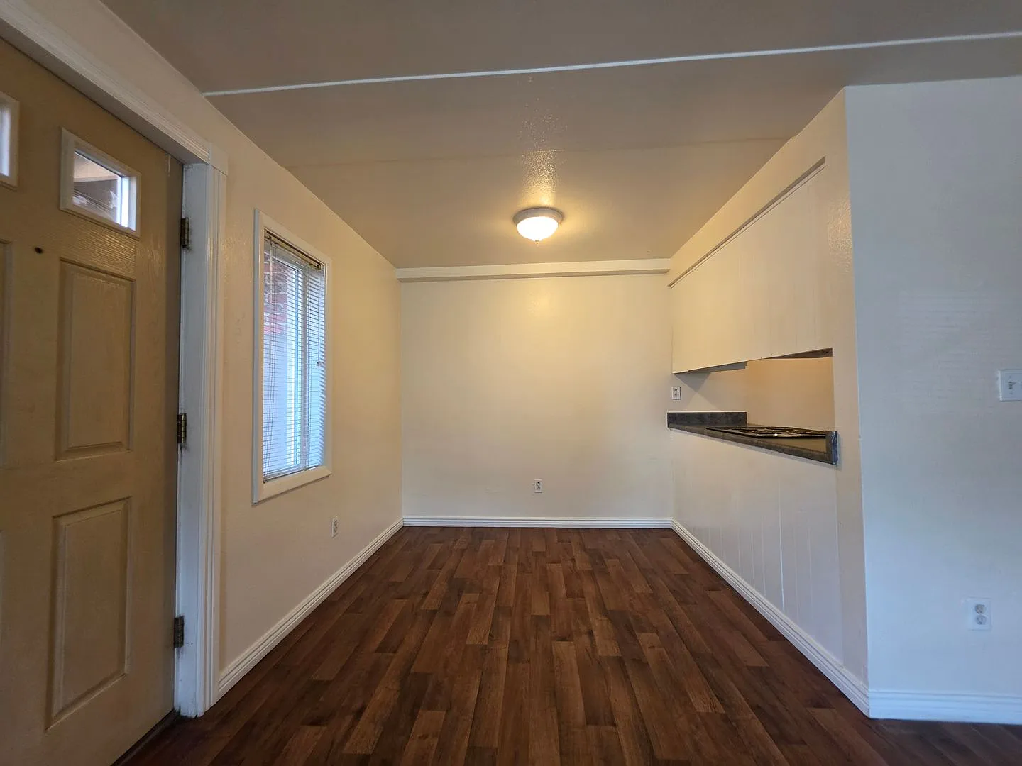 *Available Now* Garden Level Unit-On Site Laundry, Off Street Parking — Photo 3