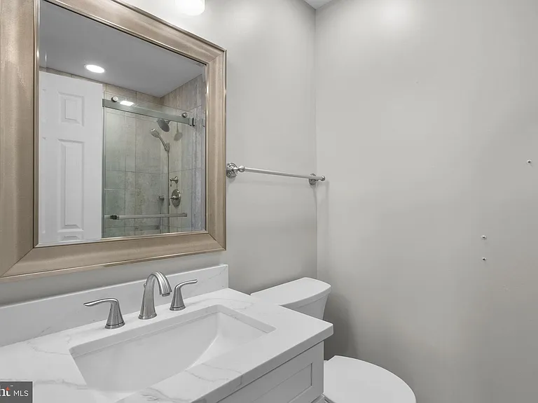 10 Loganwood Ct — Photo 28