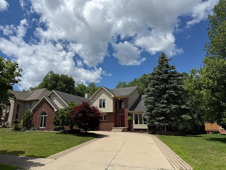7782 Watford Dr — Photo 1