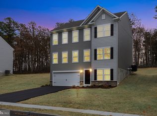 26 Primrose Ln, Blackwood, NJ 08012