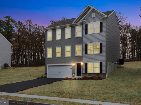26 Primrose Ln, Blackwood, NJ 08012