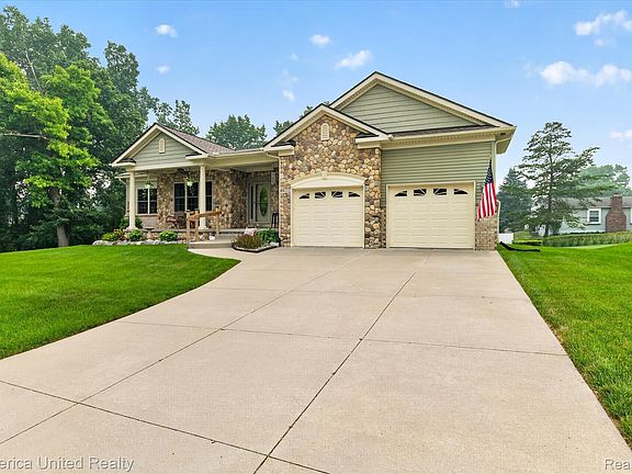 4th image of 6169 Bay Ct