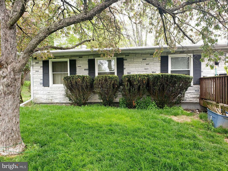 2nd image of 1451 Crums Mill Rd