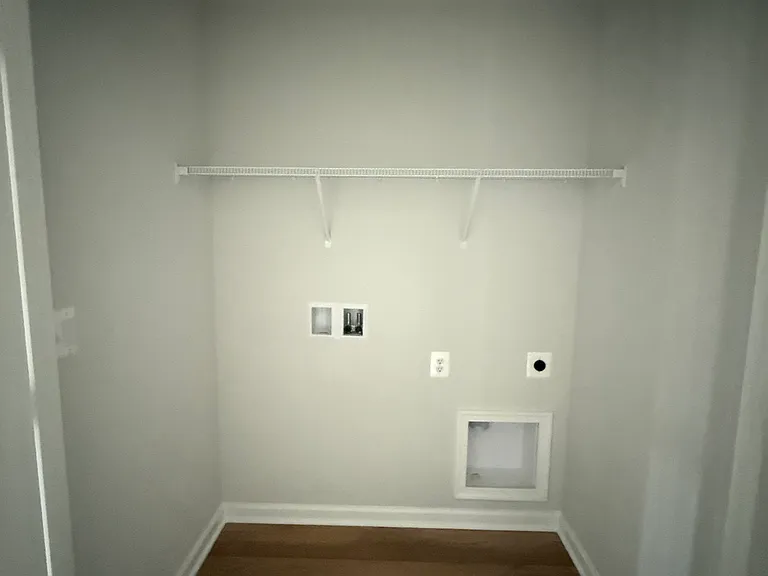 516 Sybil St — Photo 22