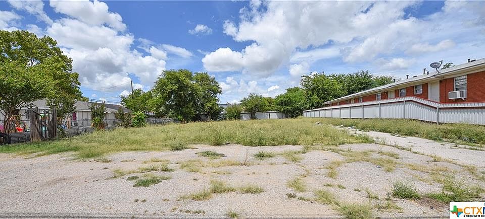 1st image of 209 W Green Ave