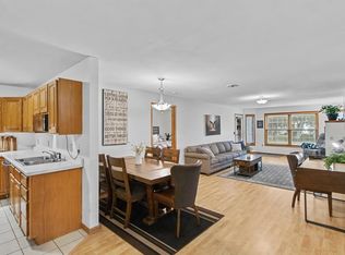5397 Blue Bill Park Dr APT 5, Waunakee, WI 53597