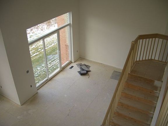 5th image of 56680 Long Island Dr