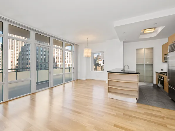 325 Fifth Avenue image 3 of 19