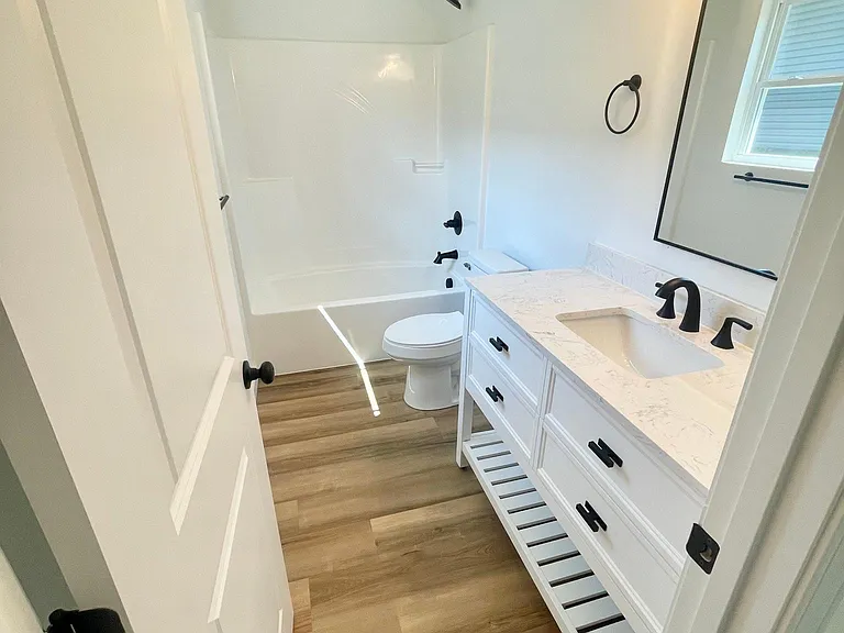 4624 Freund St SW — Photo 4