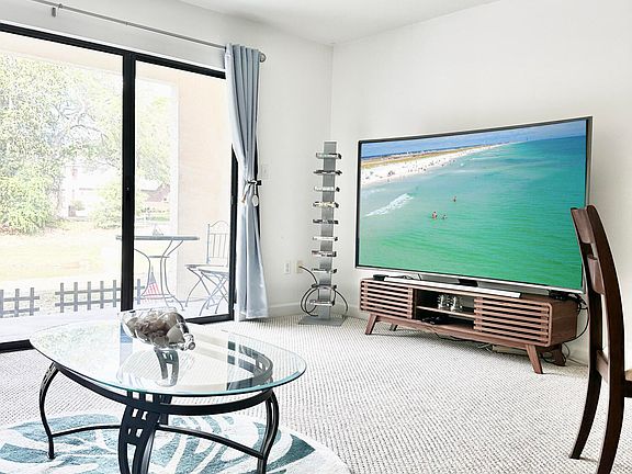 3rd image of 109 Westlake Ct #109