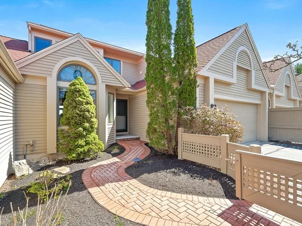 7 Wainwright Rd Unit 107, Winchester, MA 01890