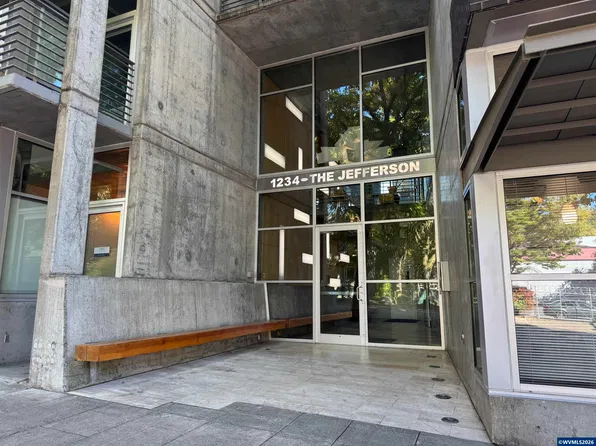 1234 SW 18th Ave, Portland, OR 97205