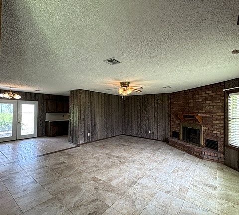 4th image of 509 Mayfair Way