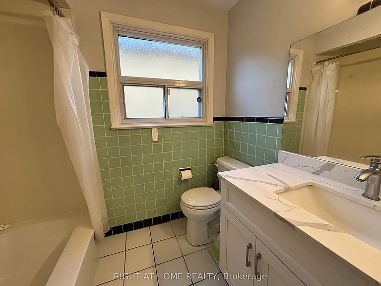 220 Newton Dr — Photo 10