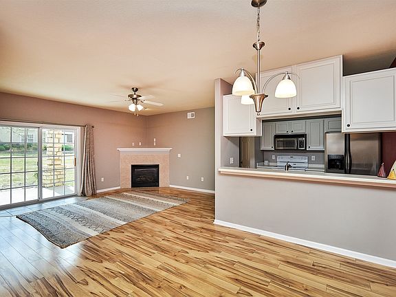 4th image of 6255 Beechtree Dr Unit 1103