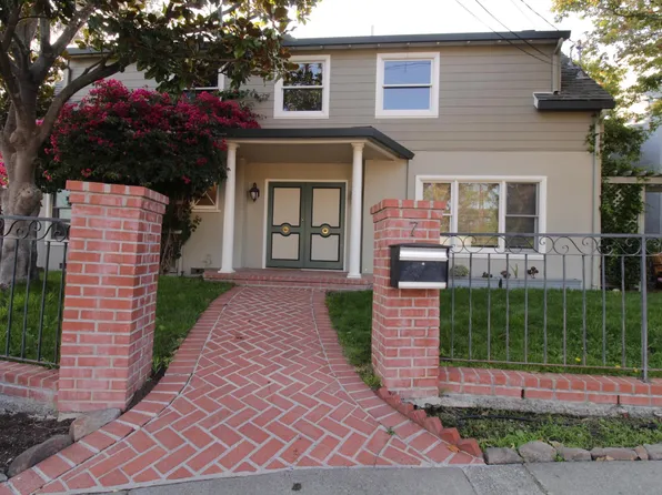 7 Aquinas Dr, San Rafael, CA 94901