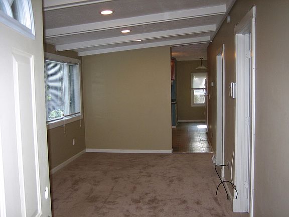 entry into livingroom 