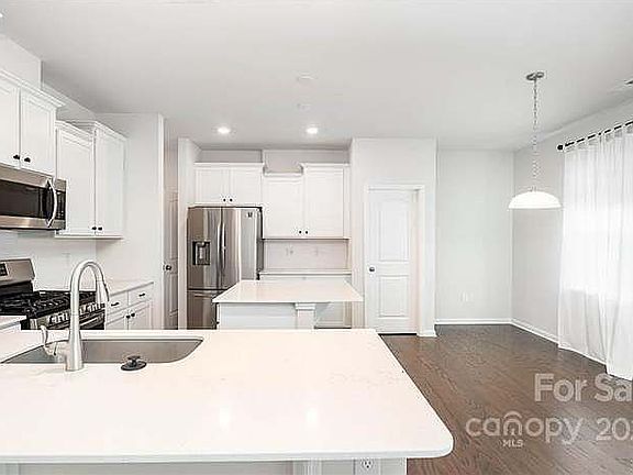 4th image of 13543 Roderick Dr