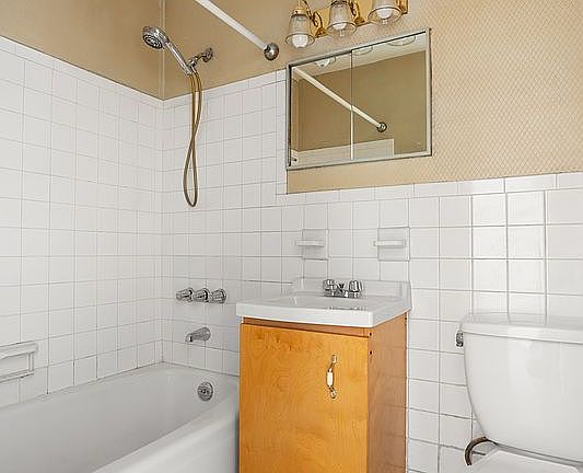 4th image of 435 E 77th St APT 6D