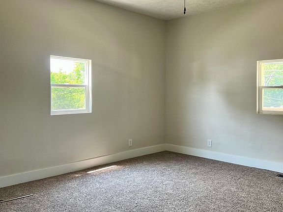 4th image of 306 3rd St