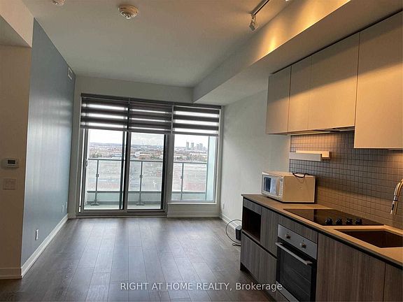 5th image of 898 Portage Pkwy #1001