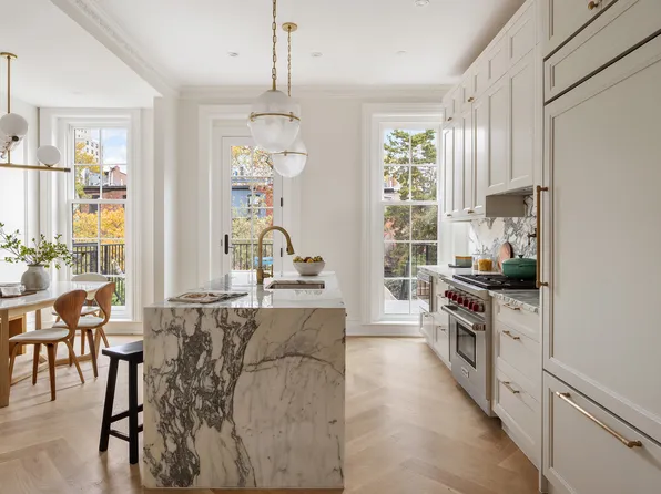 232 Bergen Street image 4 of 21