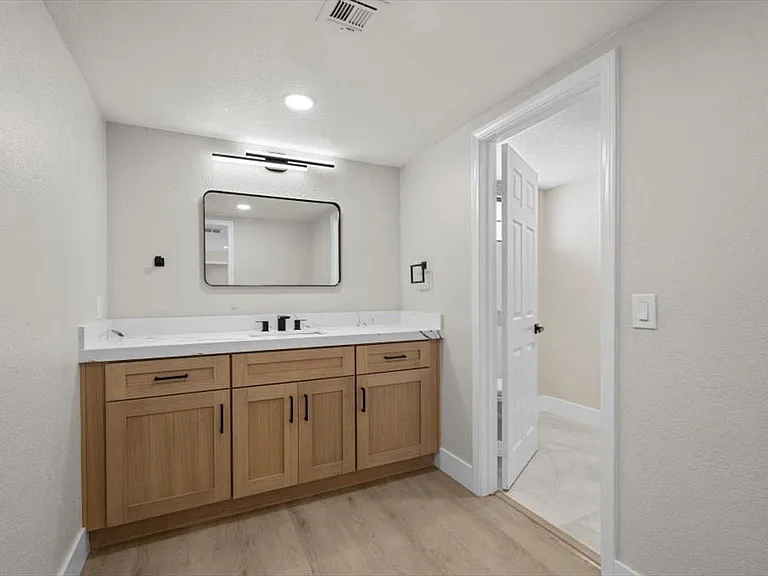 3382 Montessouri St — Photo 29
