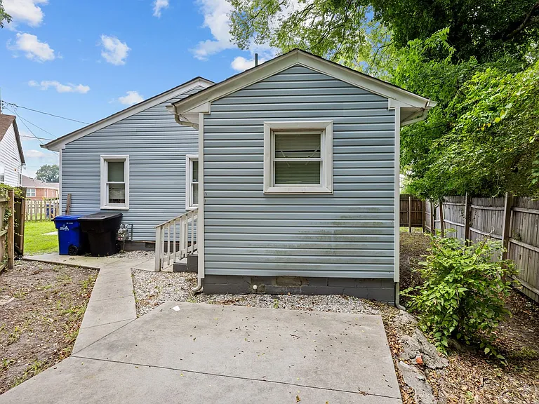 2321 Columbus Ave — Photo 19