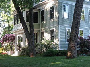 6 Pinehurst Rd, Holyoke, MA 01040