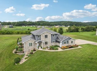 4620 Garfoot Rd, Cross Plains, WI 53528