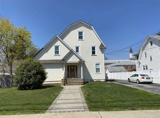 66 Rose St FLOOR 3, Freeport, NY 11520